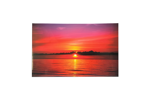 Does stretched canvas affect the final color of the painting?